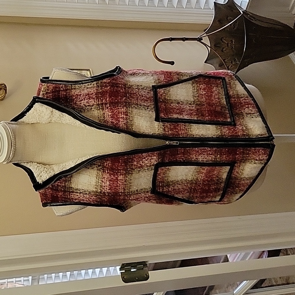 She + Sky red brown white plaid vest sherpa lining faux leather trim zip…Sm EUC